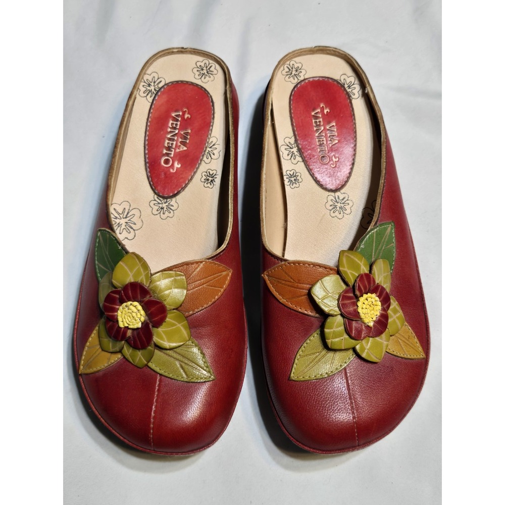 Via Veneto Italian Red Leather Floral Appliqué Clogs/Mules Size 8 Art Deco Boho